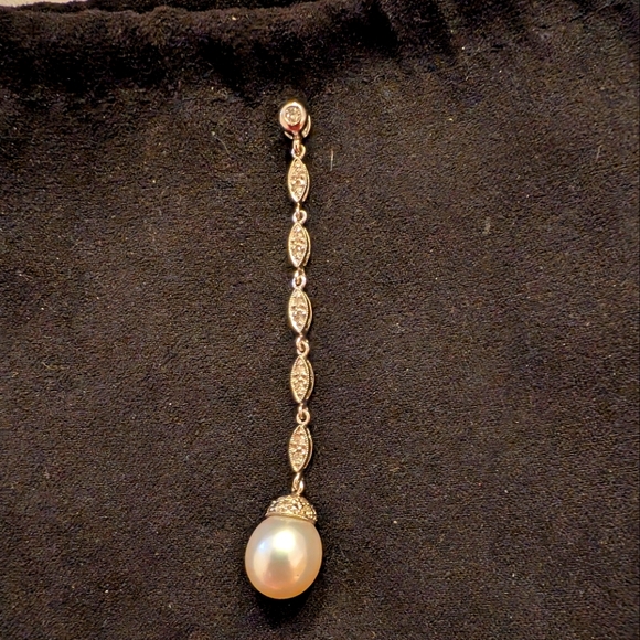 White Gold Pearl and Diamond Pendant
